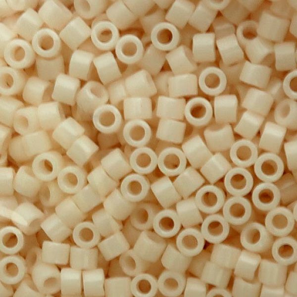 Delica Beads 11/0 DB1490 Op Bisque White