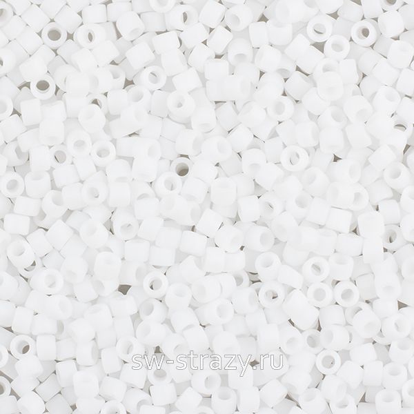 Бисер Treasures 11/0 #0041F Белый матовый